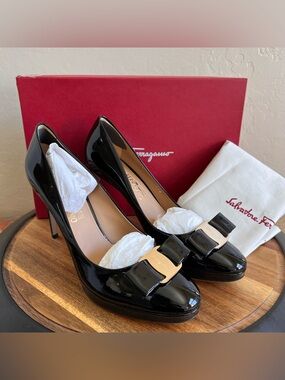 Salvatore Ferragamo OSIMO Black Calf Patent Leather Vara Bow Platform Heels 9.5B